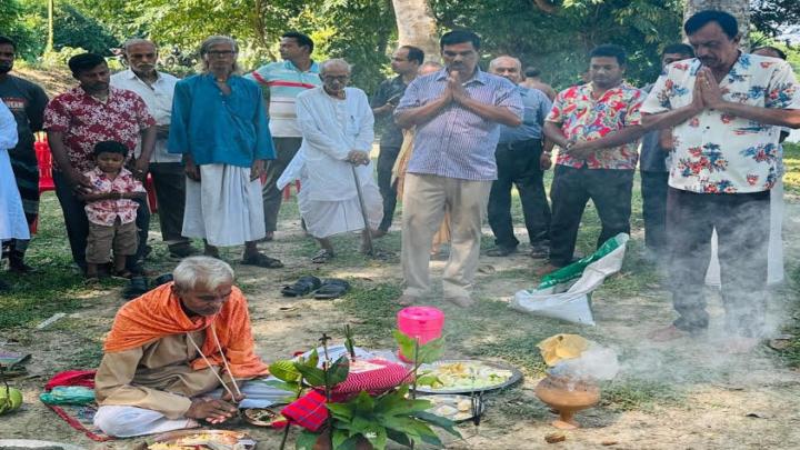 বোয়ালমারী কয়ড়া কালী বাড়িতে মহাশ্মশান উদ্বোধন করলেন হিন্দু মহাজোট নেতা